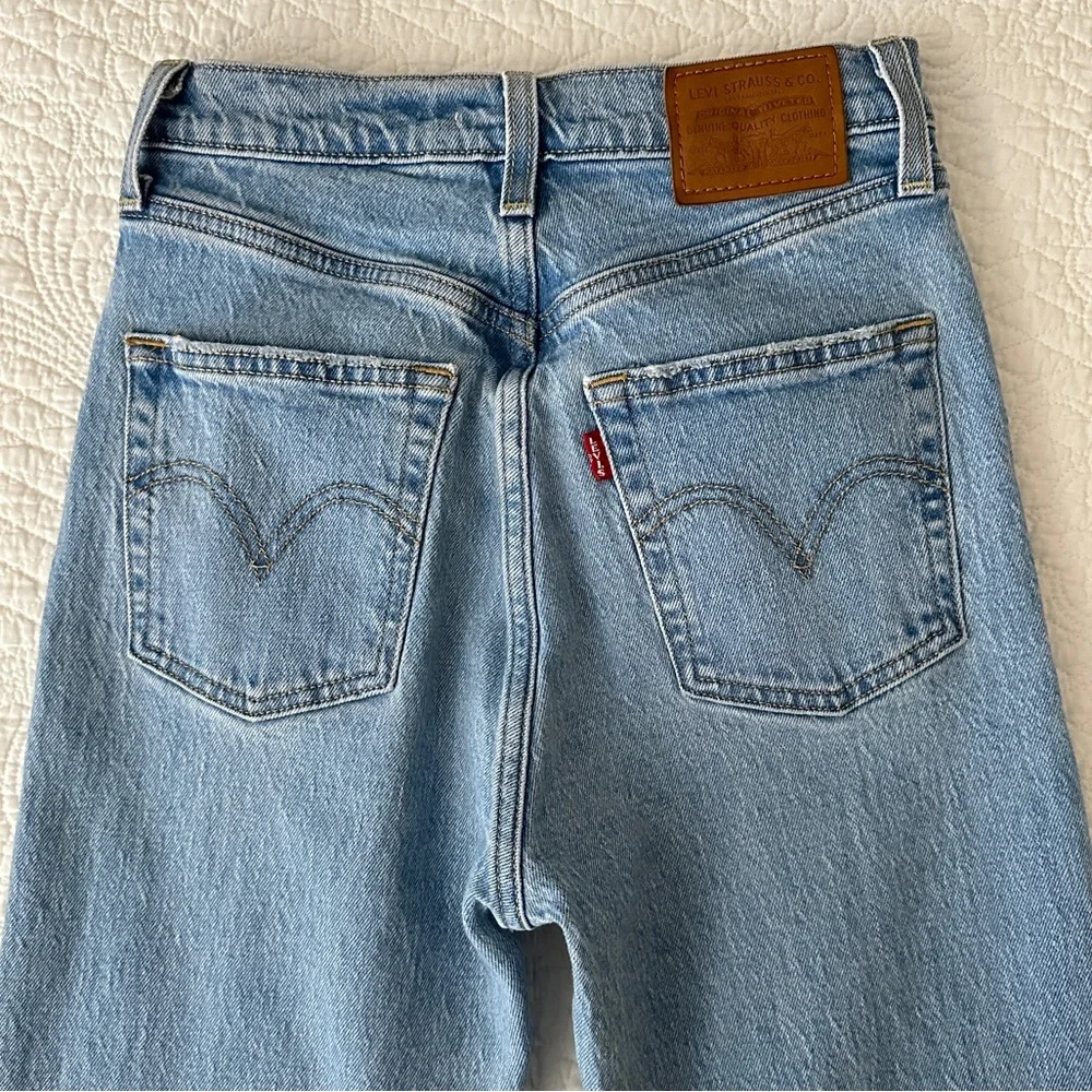 Levi's Premium Women’s Ribcage Boot Cut Jeans Tango Lighten Up Denim Sz 24 - Picture 3 of 14